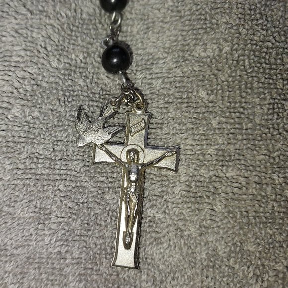 Black beaded rosary with  "Holy spirit enlighten me" Dove - Picture 3 of 6